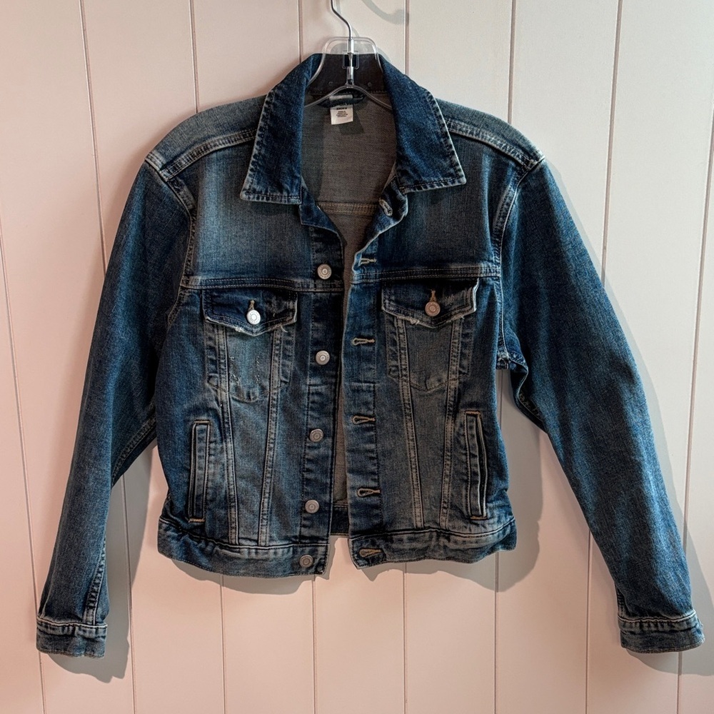 H&M denim jacket very slightly distressed excellent condition S
